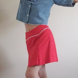 IZOD XFG Stretch Red with White Detail Women's Size 2 Skort